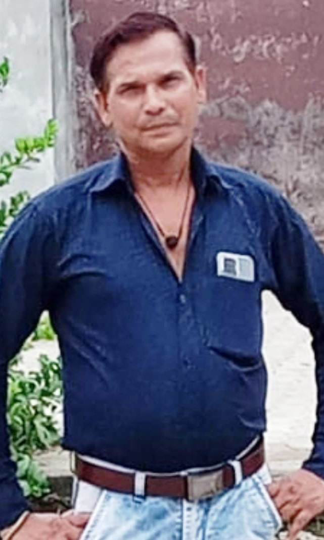Suspicious death of a worker at a CNG plant; family members create a ruckus.
