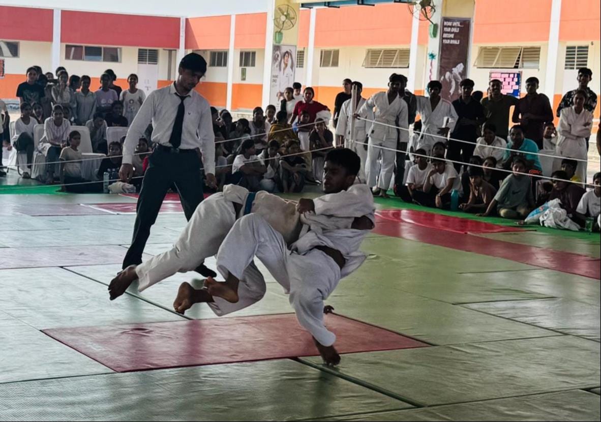 Judo: Diksha from Etawah and Devansh from Mirzapur emerge as winners.