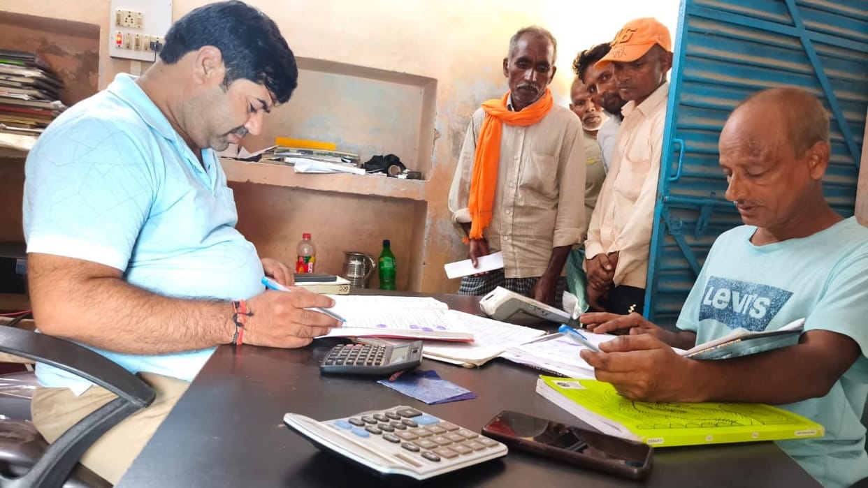 Fertilizer distribution has been stalled for eight days, anger rising among farmers