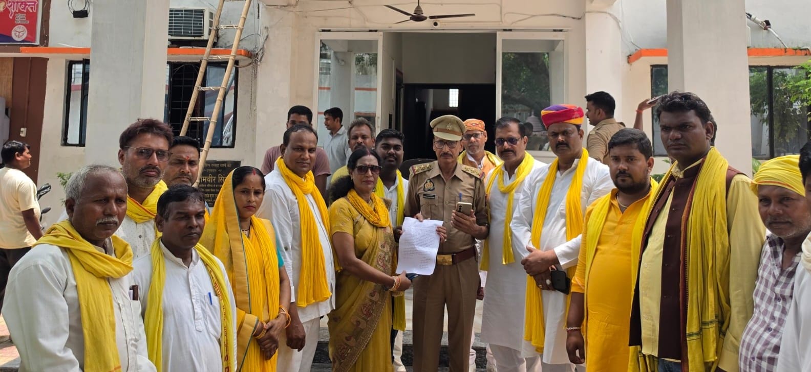 सपा नेत्री महिला सभा के राष्ट्रीय अध्यक्ष की पुत्री द्वारा सुभासपा के राष्ट्रीय प्रवक्ता पर अभद