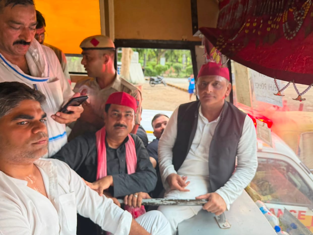 Dhaurahra MP Anand Bhadoria detained during march to Prime Minister's residence