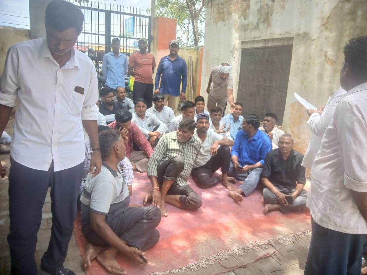 Sanitation workers staged a sit-in protest following a dispute with the family of a former employee.