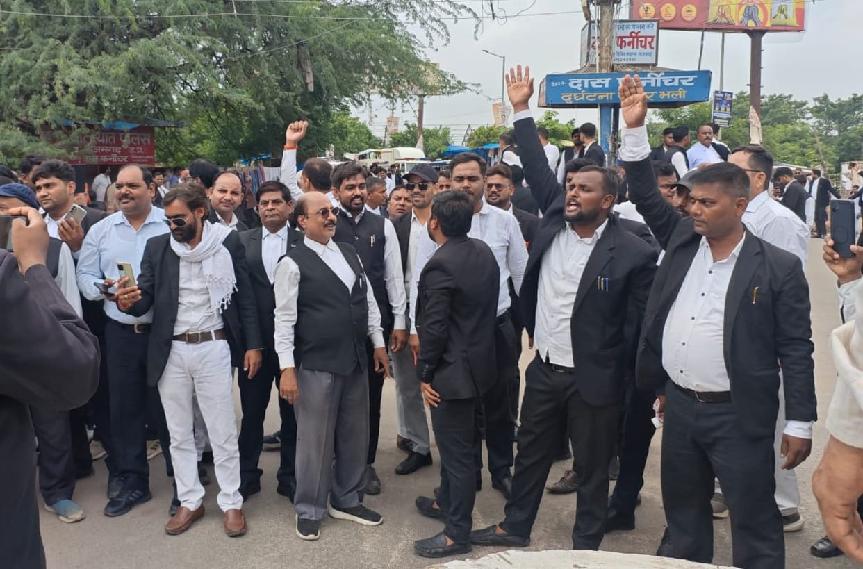 Bar association officials protested, judicial work remained suspended throughout the daBar association officials protested, judicial work remained suspended throughout the dayy