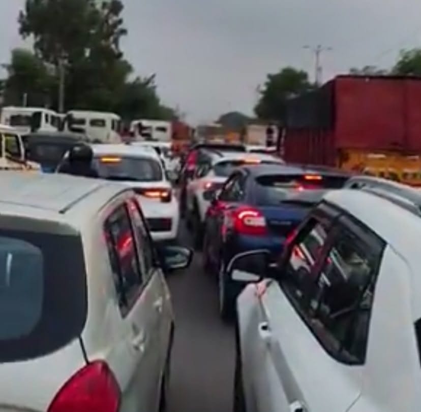 Traffic jams have become a common occurrence on Dabua-Pali Road.