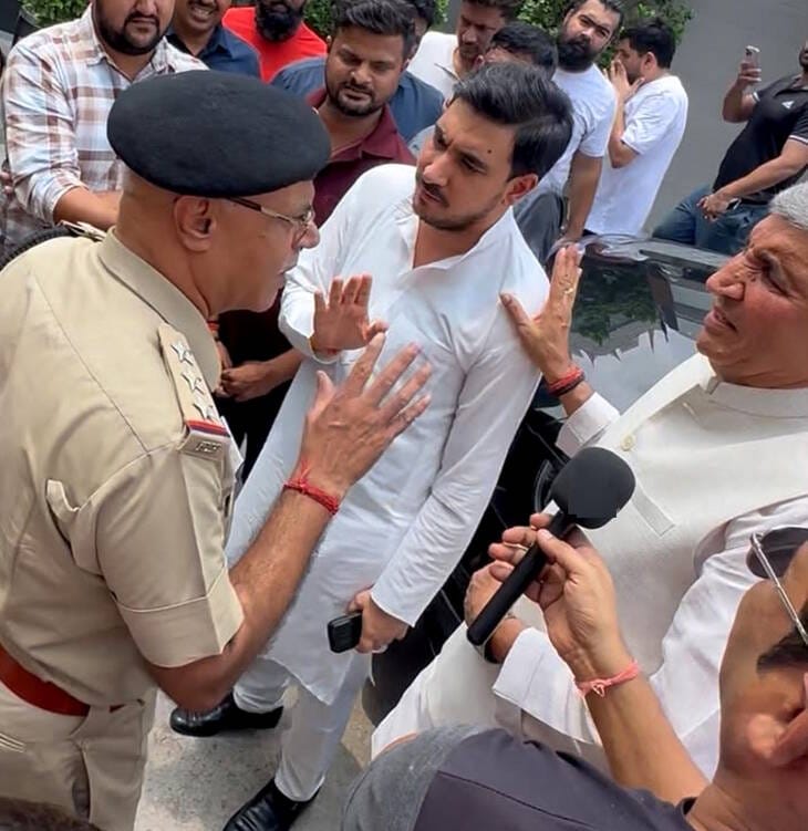 Congress leaders stopped in Faridabad regarding the Delhi protest.