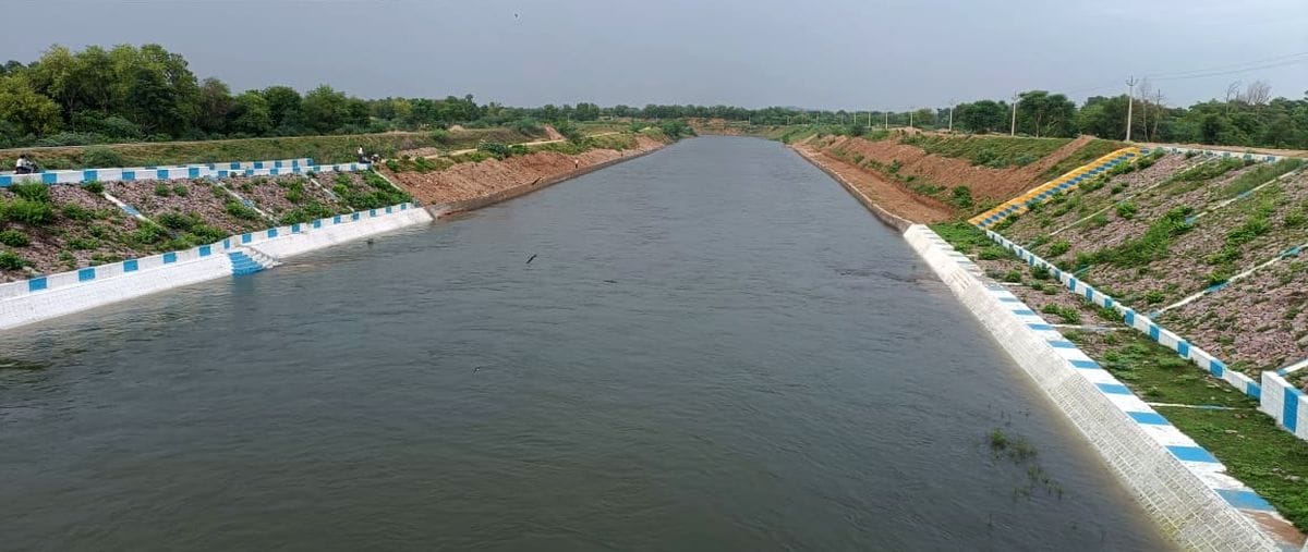 4,100 cusecs of water released into the Dhasan River from Lahchura.