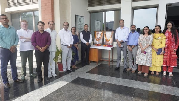 Birth anniversaries of Bal Gangadhar Tilak and Chandrashekhar Azad celebrated.