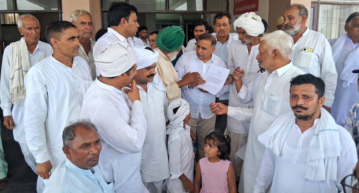 A citizen organized a foot march in protest against the lathi-charge at Jantar Mantar.