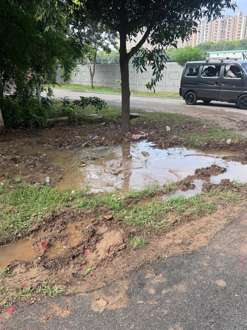 Pits dug for pipeline repairs were not filled; leakage has started again.