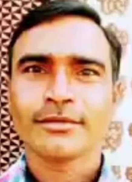 Mason dies under suspicious circumstances in a house locked for three days.