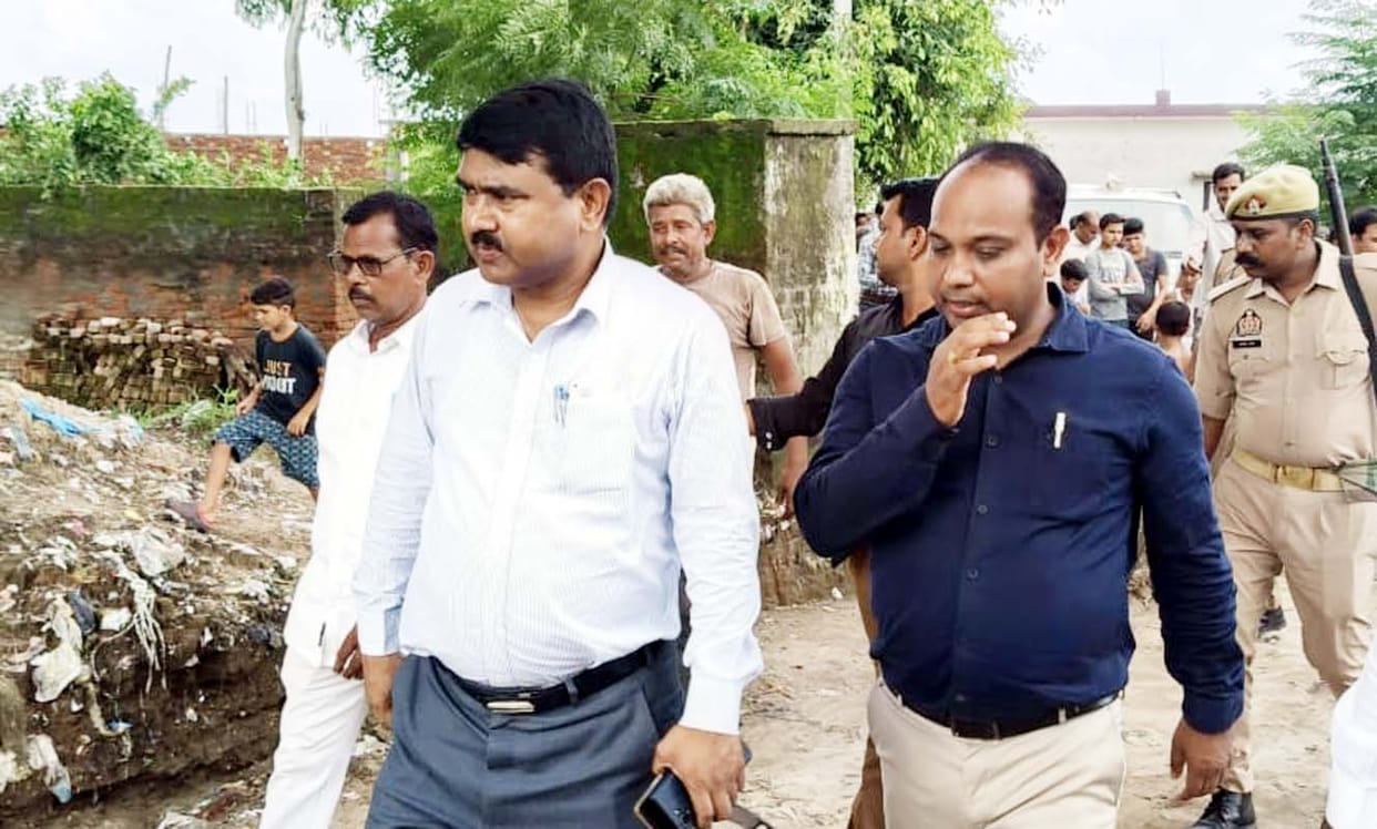 Complaint regarding waterlogging on the road in Nawazpur; SDM conducts an inspection.