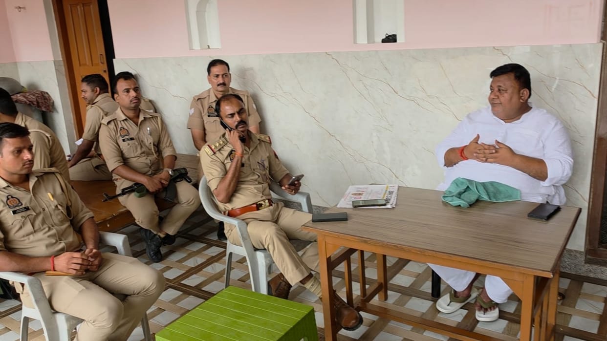 The Congress district chief accused the police of placing him under house arrest