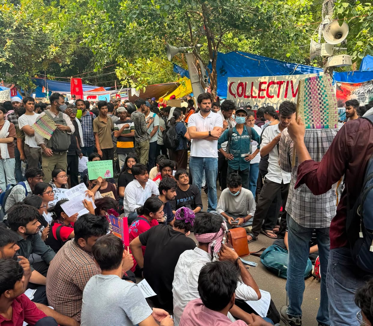 Congress leader Shaheen Shams reached Jantar Mantar and extended support to the students' demands.