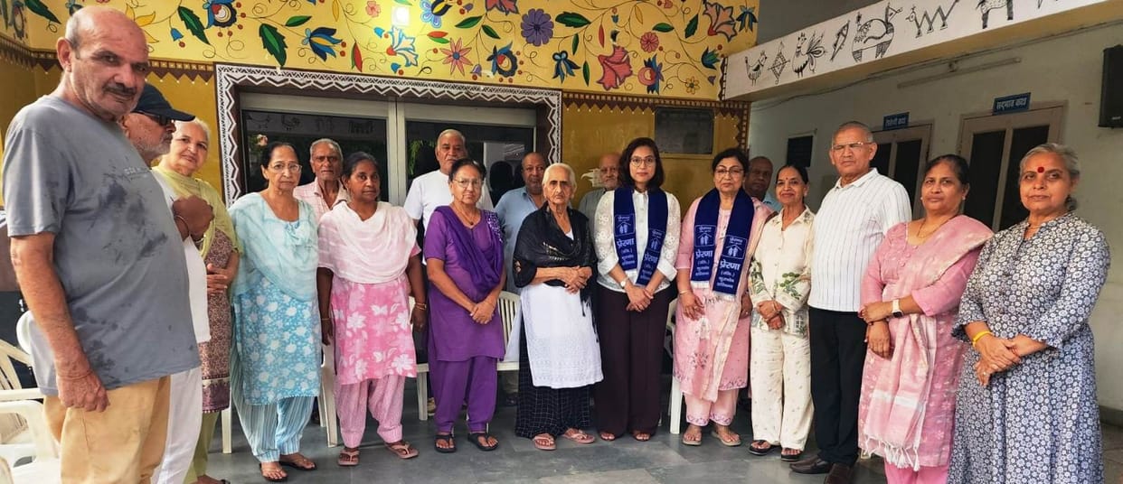 Divya Saini arrived at the Prerna Old Age Home from Berlin to seek the blessings of the elderly.