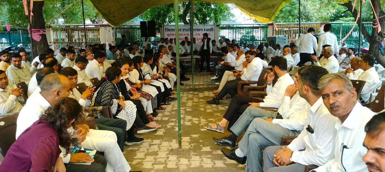 Lawyers remain adamant despite SDM being sent on leave; say sit-in will continue until transfer.