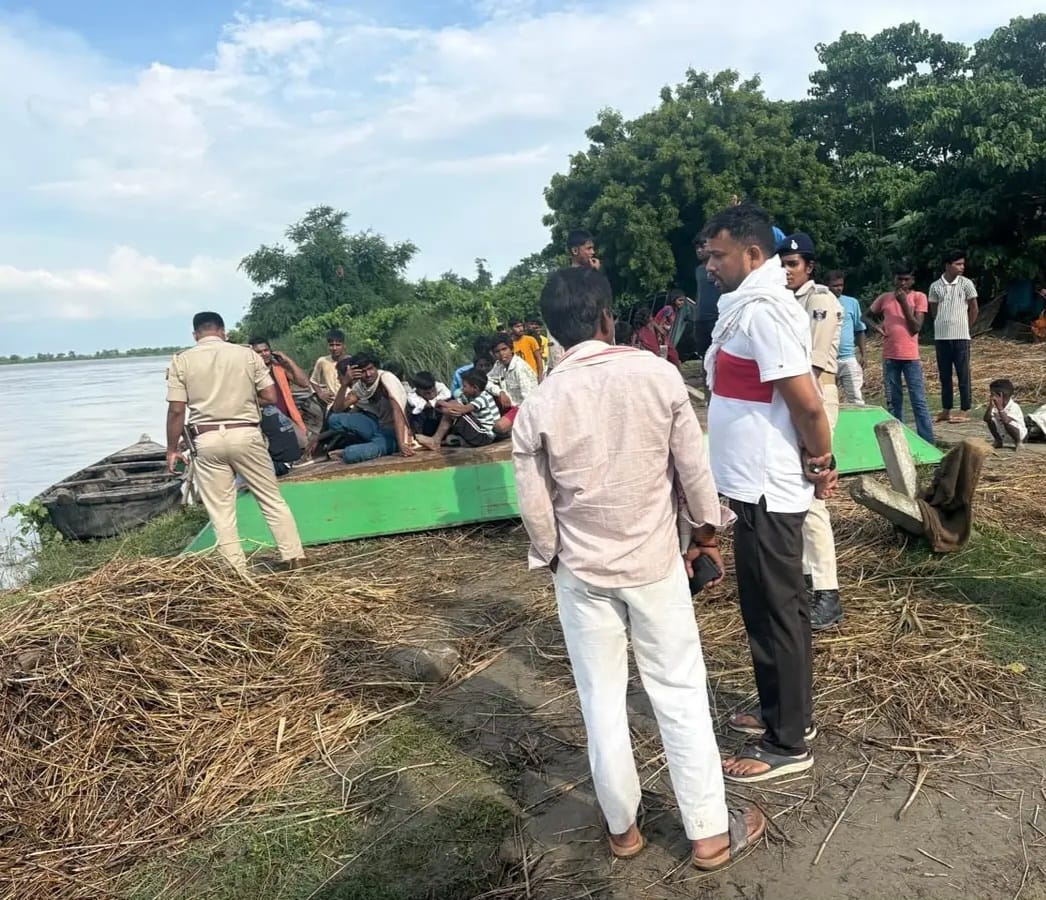 Bihar: गंडक में समाया 21 साल का युवक, शौच के दौरान फिसला पैर; SDRF की टीम चला रही तलाश अभियान