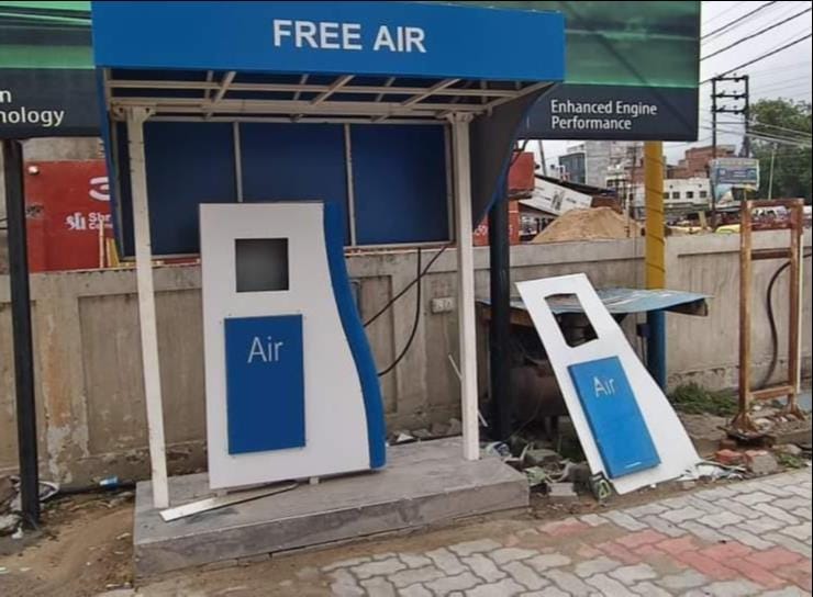Claims of air facilities at 14 petrol pumps proved hollow; toilets were in poor condition, and neither water nor first-aid boxes were available.