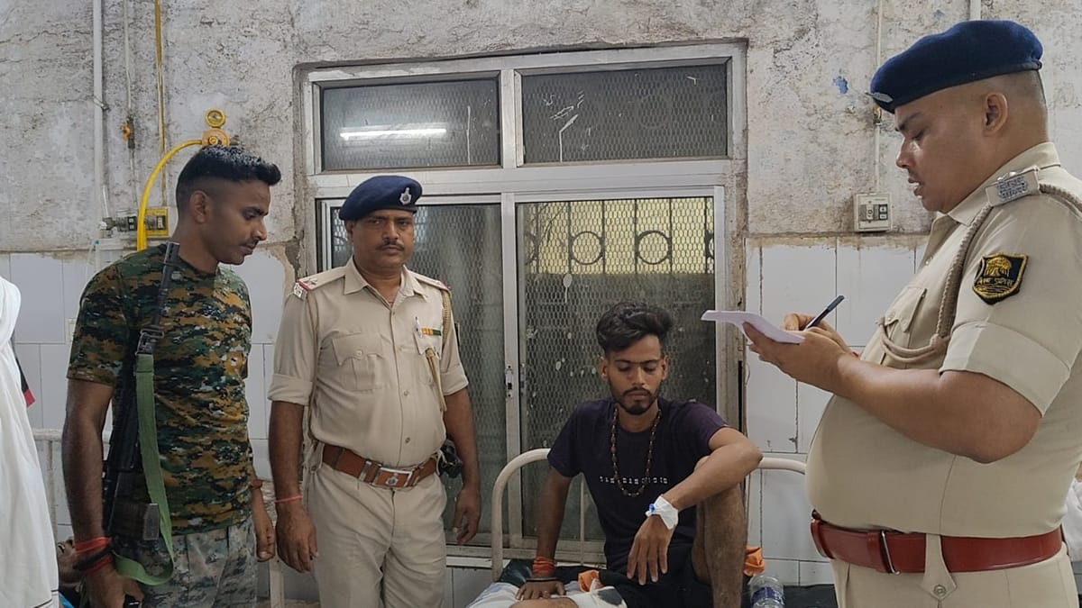 Bihar: बीच सड़क युवक को मारी गोली! मामूली विवाद के बाद फायरिंग; शराब कारोबार का भी जुड़ रहा कनेक्शन