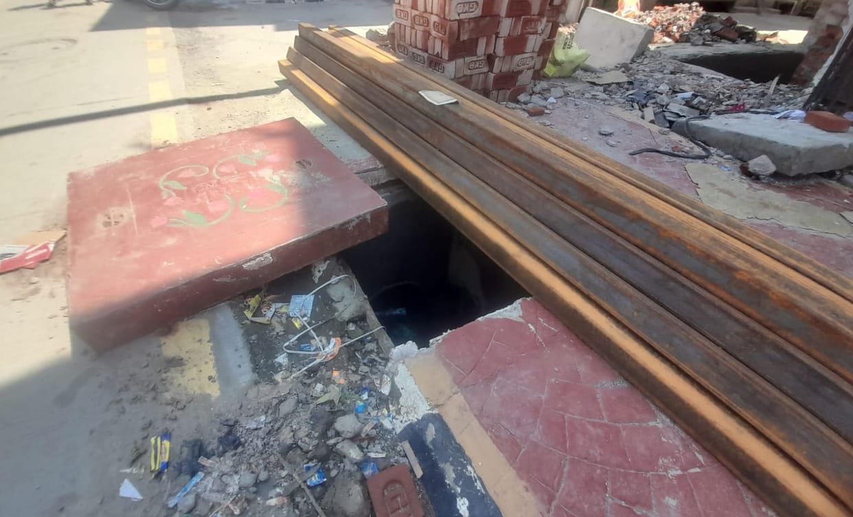 Sewer line leaks, incomplete drain cleaning... City in distress due to waterlogging during rains.