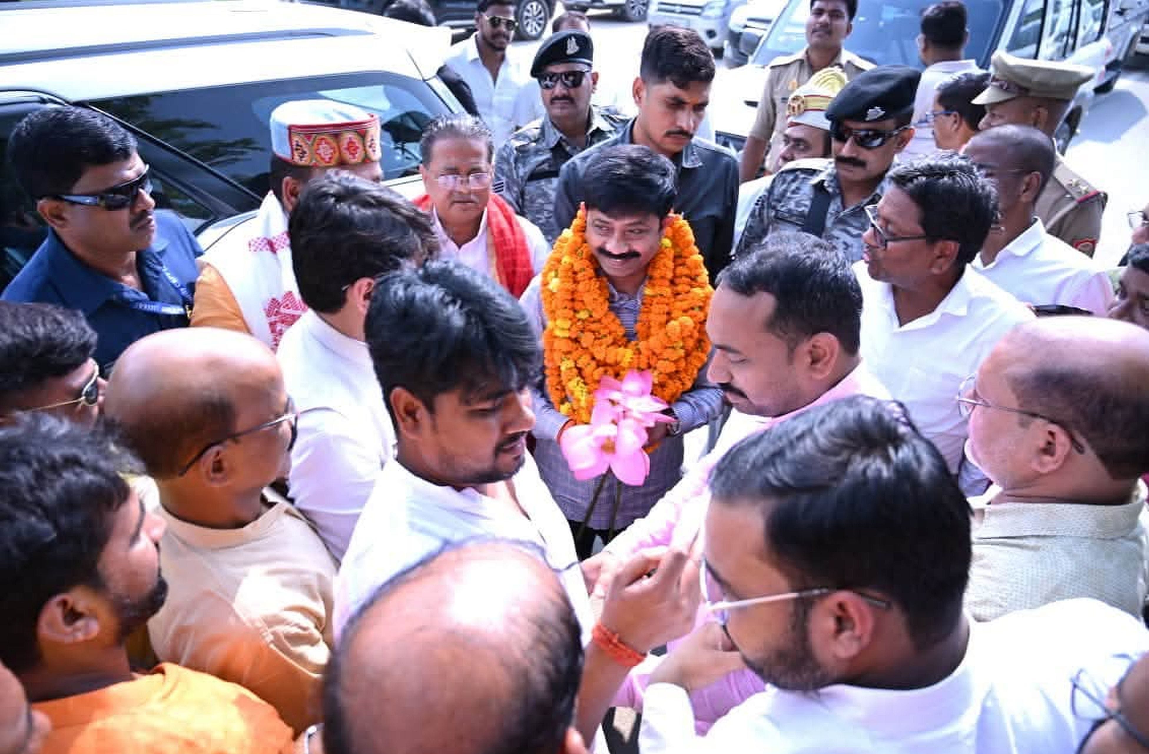 टांडा के कश्मीरिया मोहल्ले में आयोजित कार्यक्रम में कैबिनेट मंत्री नंद गोपाल गुप्ता नंदी का स्व