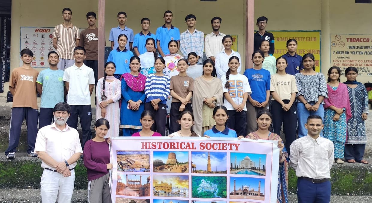 Vishakha becomes President; Amrita becomes Vice President.