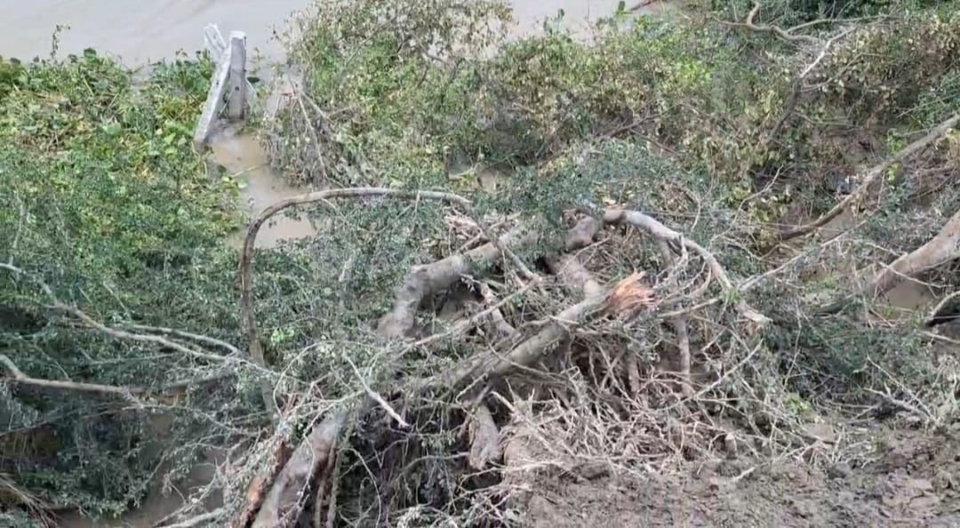 Water level is 1.10 meters below the danger mark; boulders installed at a cost of 5.66 crore have already started shifting and washing away.