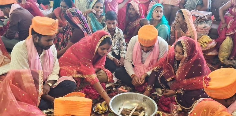 293 couples joined hands to walk life's journey together