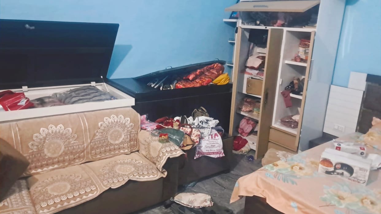 hefts in two hamlets of Chaubara; thieves make off with cash and jewelry worth lakhs.