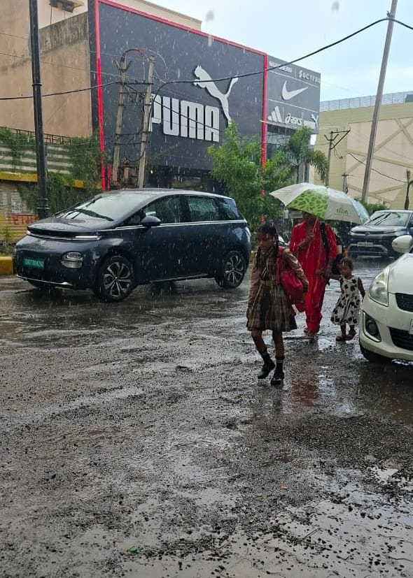 Weather changes due to rain; mercury drops by two degrees