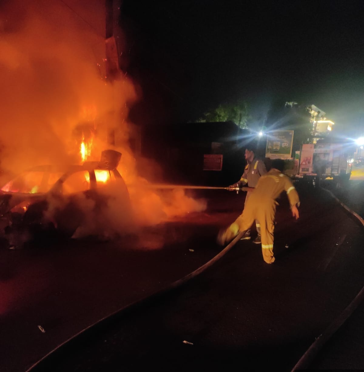 Car catches fire on Etah Road; couple saves lives by jumping out with child.