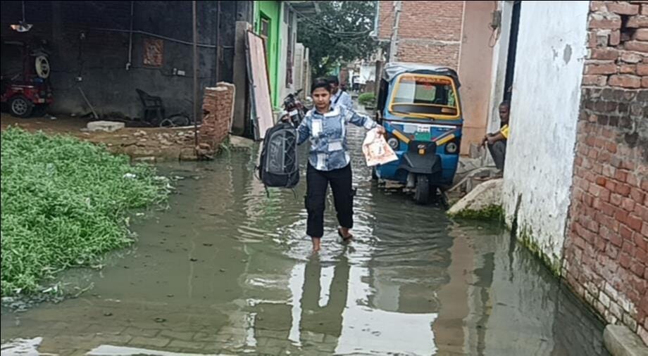 Waterlogging in the underpass has turned three neighborhoods into hell for six years.