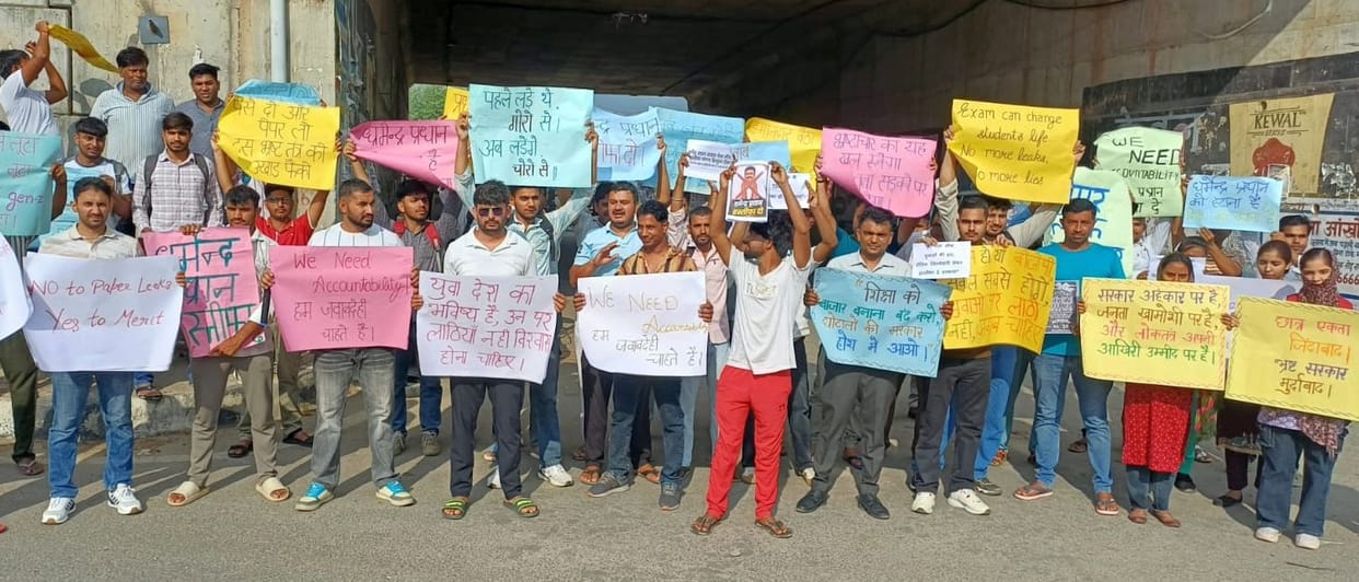 In Gatauli village, the youth demonstrated under the flyover.