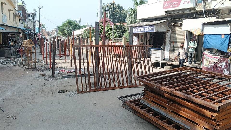 Devotees will cross 11 barriers to reach the Shiva temple; 800 police personnel will be deployed for security.