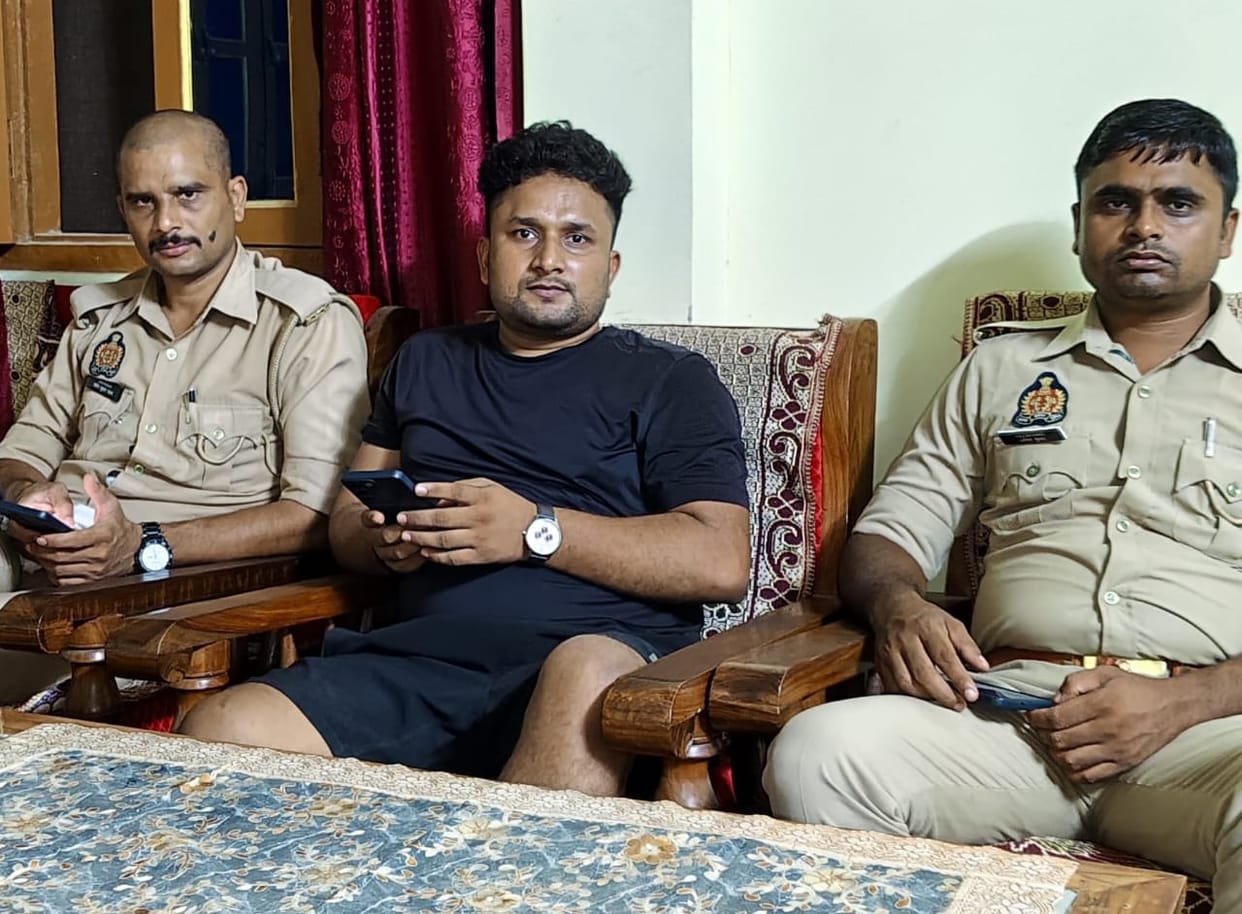 Student leaders placed under house arrest ahead of protest in Prayagraj.