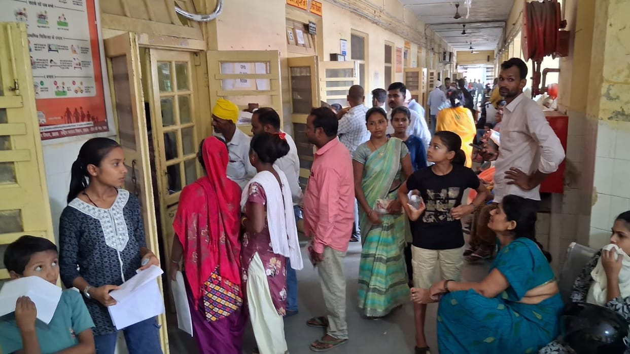 Number of viral infection patients rises due to weather fluctuations.