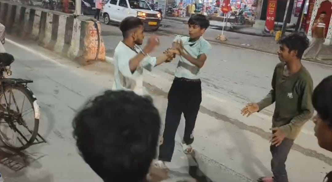 Video of youth being beaten on Kotla Road goes viral; traffic jam ensues.