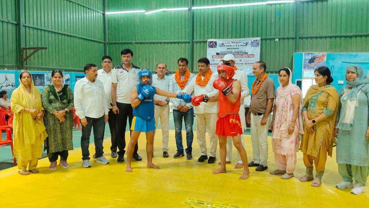 District-level Wushu Championship kicks off; players display their prowess