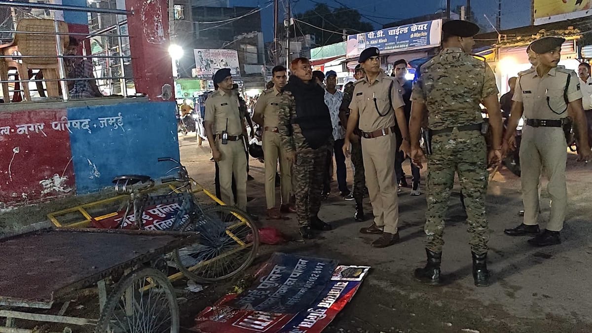 Bihar: रात में भी उग्र हैं प्रदर्शनकारी, अब बिहार के इस शहर में तोड़फोड़; कल बिहार बंद से पहले बड़ा हंगामा