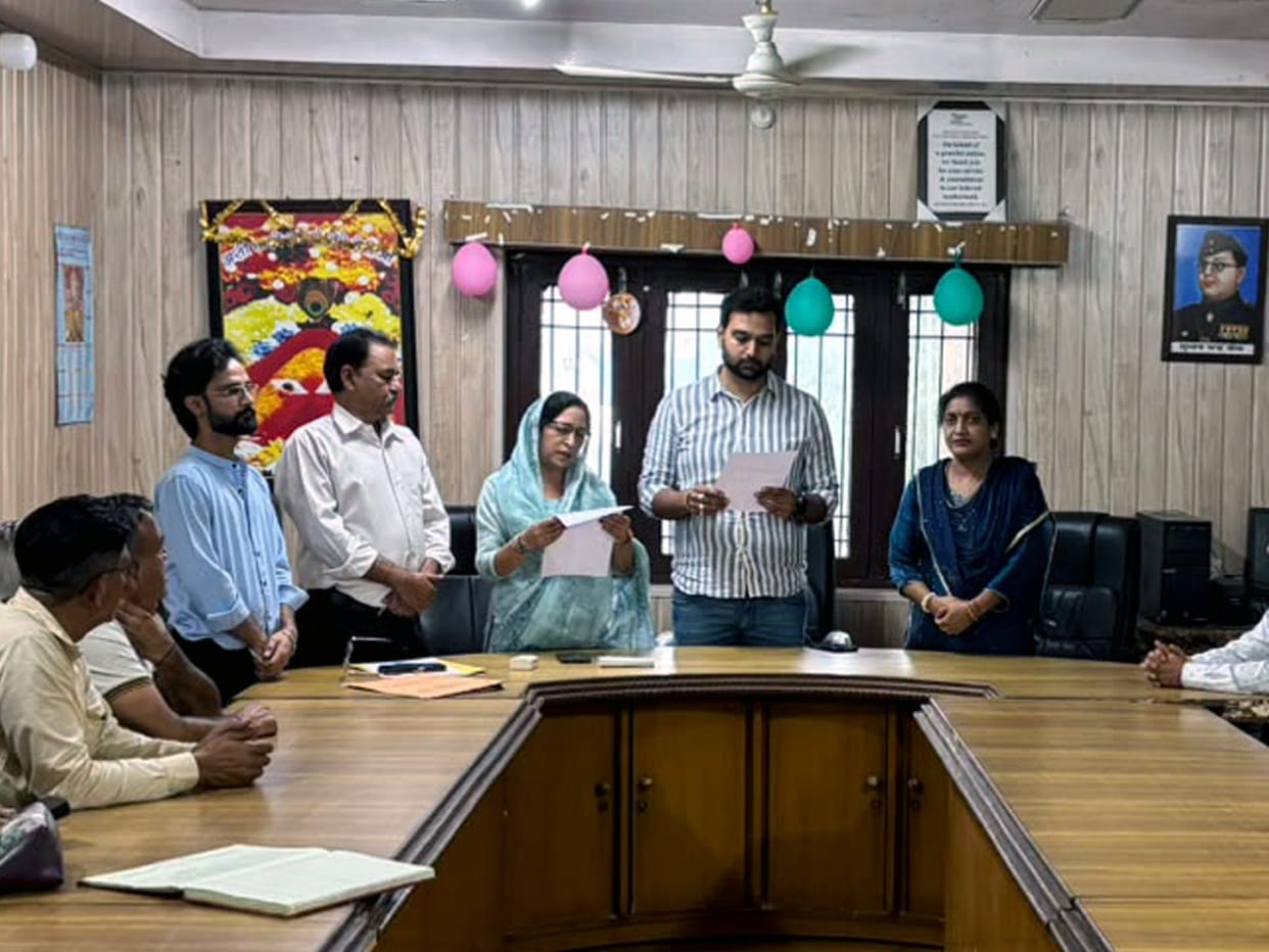 Daulatpur Chowk Nagar Panchayat gets new leadership; President and Vice-President assume charge.