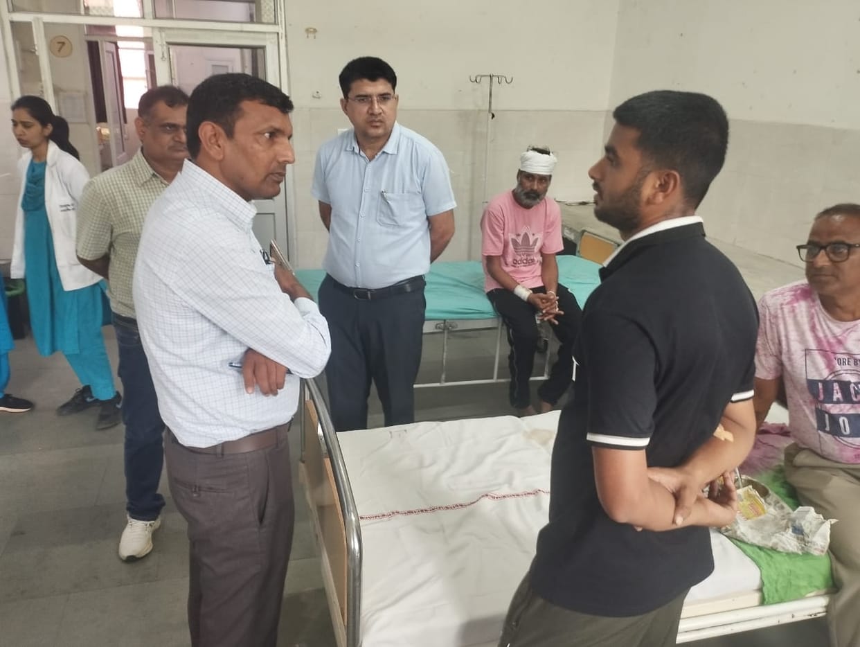 Doctor and pharmacist not found at hospital; show-cause notice issued