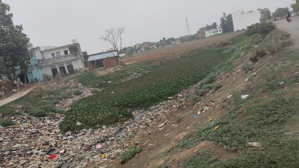 The pond in Sehuda village will be made plastic-free.