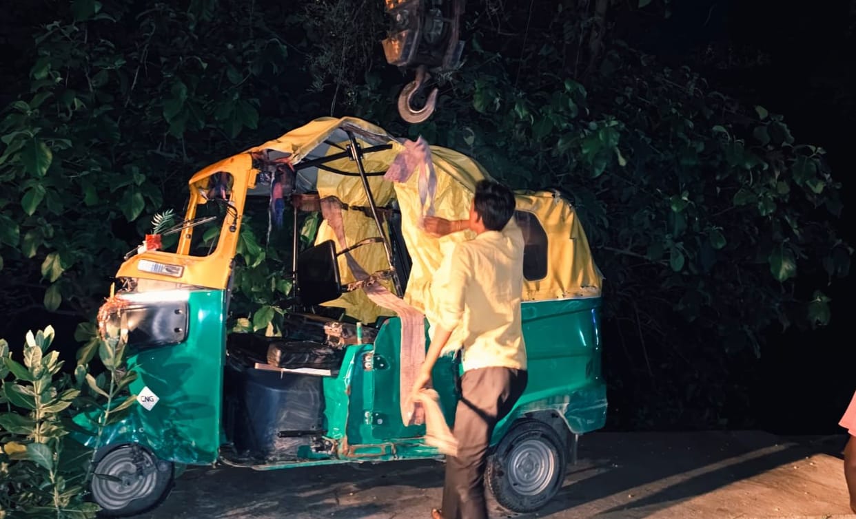 Eight people injured in road accidents at three locations.