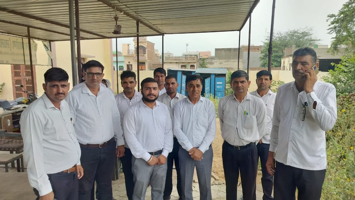 A protest was held outside the Tehsil office against the lathi-charge on students, and slogans were raised against the government