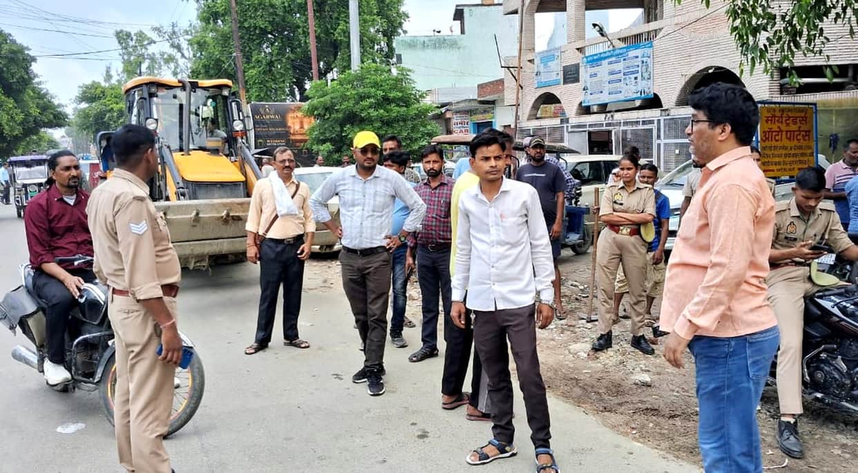 Encroachment along the Kanwariya route removed, remaining given 3 days' time
