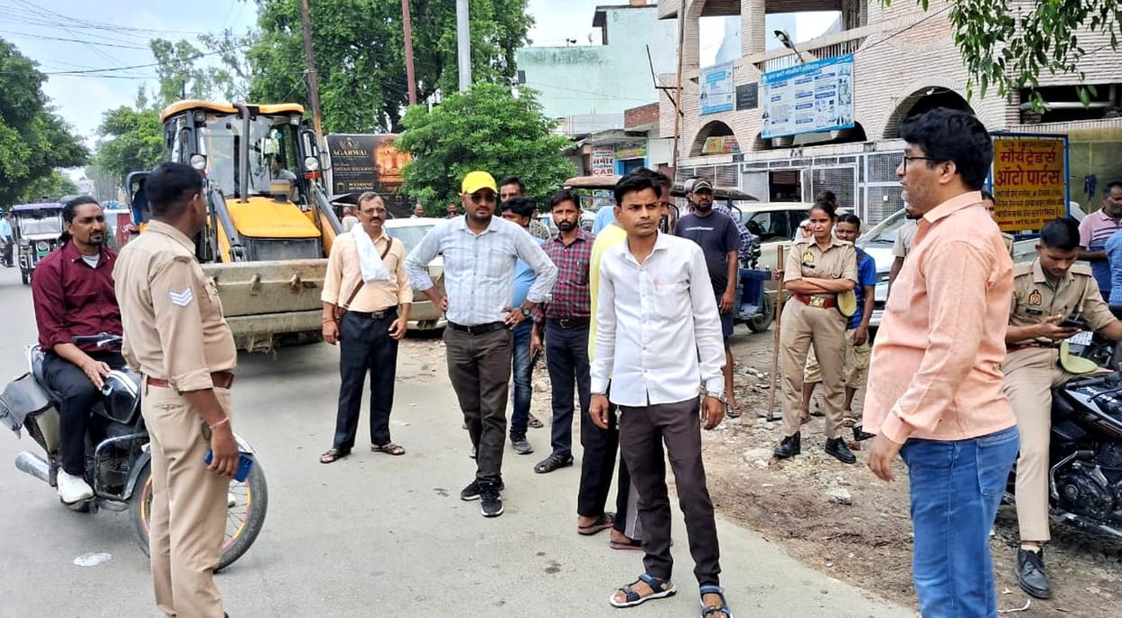 Encroachment along the Kanwariya route removed, remaining given 3 days' time