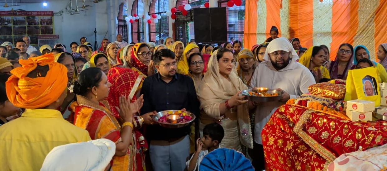 Lord Krishna incarnated to establish righteousness and destroy unrighteousness: Storyteller