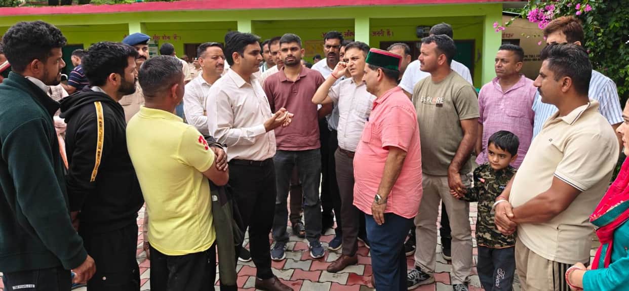 Machinery reaches Boh; villagers join Army in relief operations.