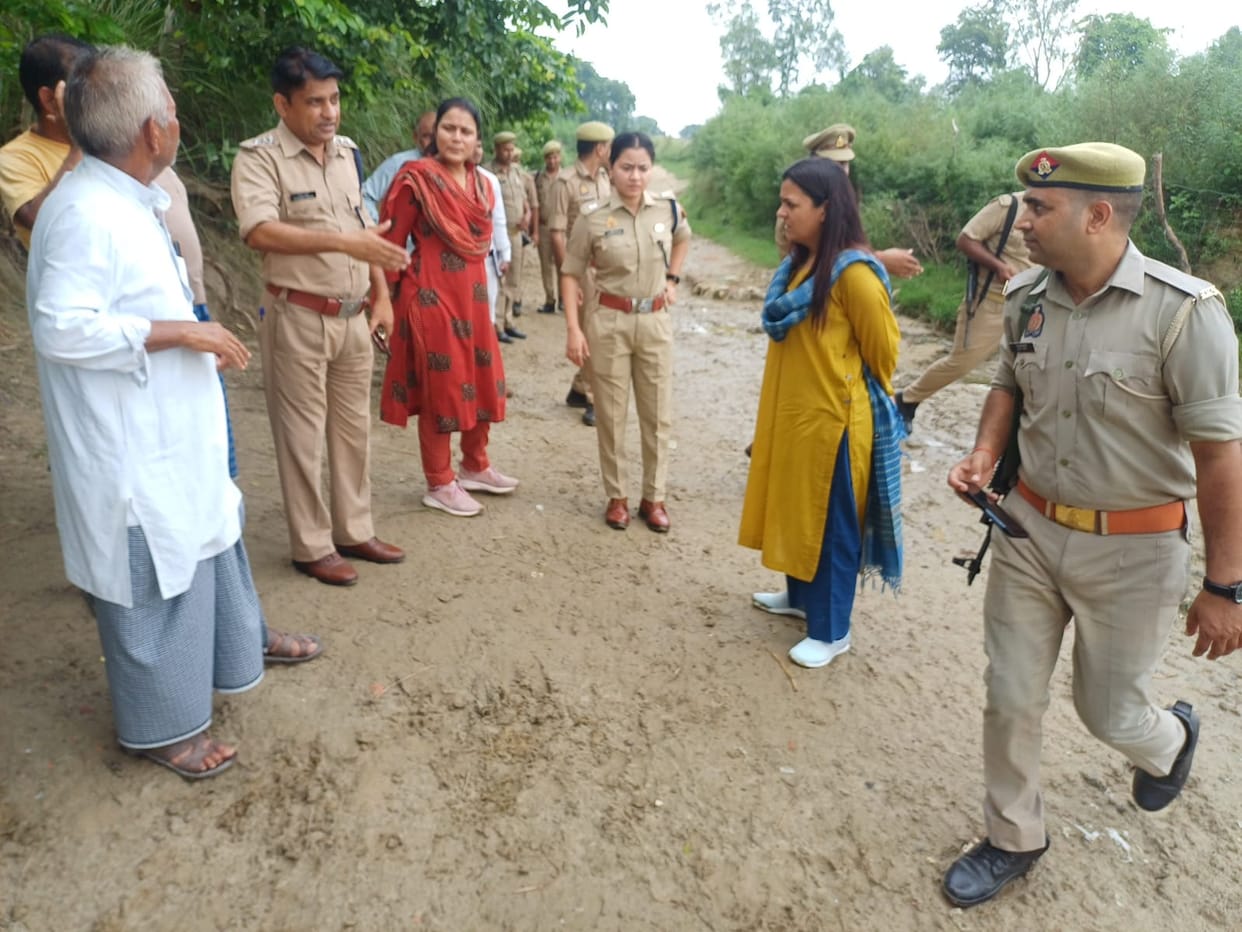 Firing and stone-pelting amid a romantic dispute; passerby critically injured.