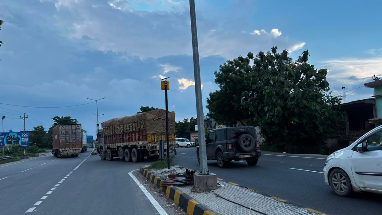 Unchecked traffic jam on the under-construction flyover in Fazilnagar.