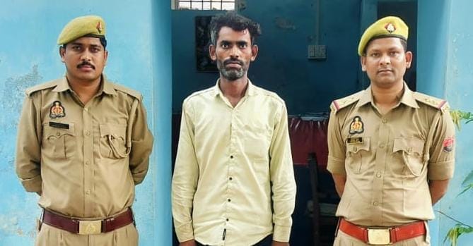 फोटो-22 पुलिस हिरासत में बब्लू उर्फ डब्लू। स्रोत: स्थानीय पुलिस